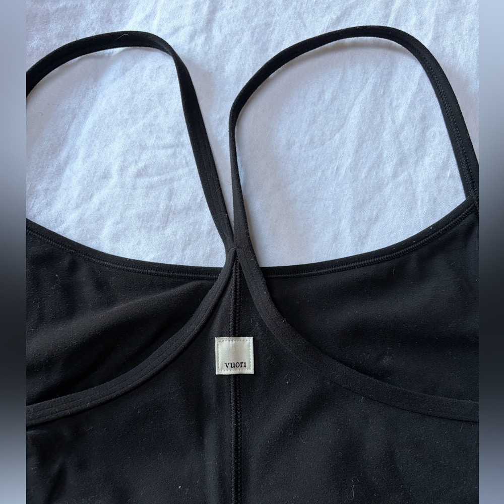 Vuori AllTheFeels Bra in Black - Picture 3 of 4